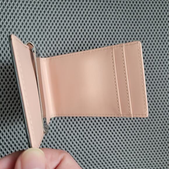 Forrest & Harold Slim RFID Money Clip Wallet in Top Grain Leather in gray pink - Picture 4 of 9